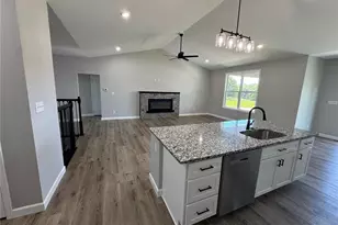 726 Deerfield Ln, Farmington, MO 63640 - Photo 2
