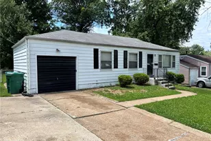 10235 Cabot Dr, Bellefontaine Neighbors, MO 63137 - Photo 2