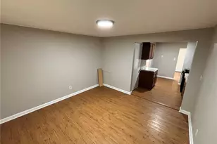 10235 Cabot Dr, Bellefontaine Neighbors, MO 63137 - Photo 6