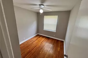 10235 Cabot Dr, Bellefontaine Neighbors, MO 63137 - Photo 12