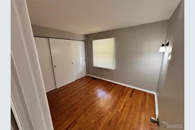 10235 Cabot Drive, Bellefontaine Neighbors, MO 63137 - Photo 8