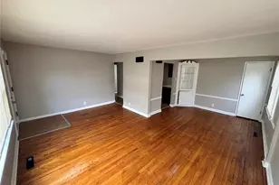 10235 Cabot Dr, Bellefontaine Neighbors, MO 63137 - Photo 4