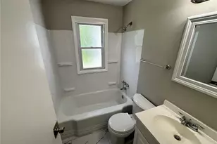 10235 Cabot Dr, Bellefontaine Neighbors, MO 63137 - Photo 18