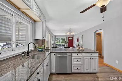 5716 Eichelberger Street, Saint Louis, MO 63109 - Photo 6