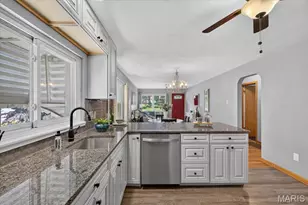 5716 Eichelberger St, Saint Louis, MO 63109 - Photo 6