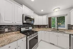 3350 Greenbridge Dr, Bridgeton, MO 63044 - Photo 14