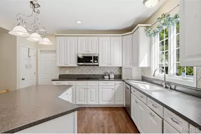 10209 Eddingham Terrace, Saint Louis, MO 63128 - Photo 14