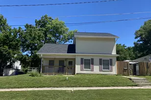 105 E Oak St, Warrenton, MO 63383 - Photo 1