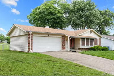 13 Newberry Drive, Saint Peters, MO 63376 - Photo 2