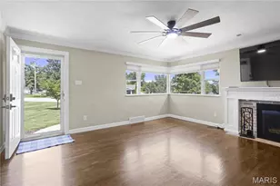 4684 Venarde Dr, Saint Louis, MO 63128 - Photo 8