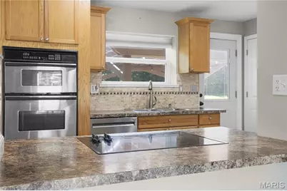 4684 Venarde Drive, Saint Louis, MO 63128 - Photo 12