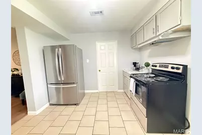 8428 Saint Olaf Drive, Saint Louis, MO 63134 - Photo 10