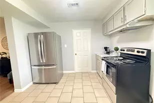 8428 St Olaf Dr, Saint Louis, MO 63134 - Photo 10