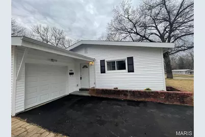 8428 Saint Olaf Drive, Saint Louis, MO 63134 - Photo 2