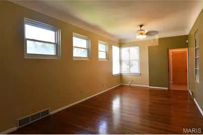 358 W Loretta Avenue, Lemay, MO 63125 - Photo 6
