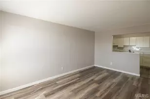 4770 Kings Dr, Saint Louis, MO 63116 - Photo 2