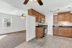 10724 St Matthew Ln, Saint Ann, MO 63074 - Photo 4