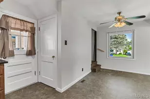 10724 St Matthew Ln, Saint Ann, MO 63074 - Photo 12