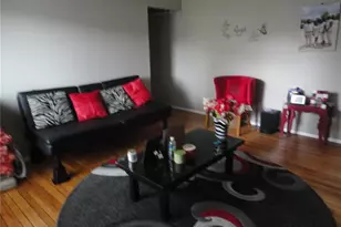 2240 Windsor Dr, Saint Louis, MO 63033 - Photo 6