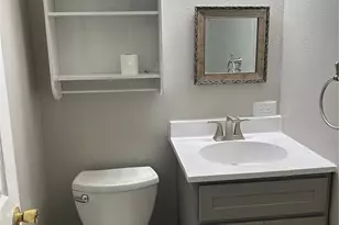 9548 Chamblin Dr, Saint Louis, MO 63123 - Photo 8