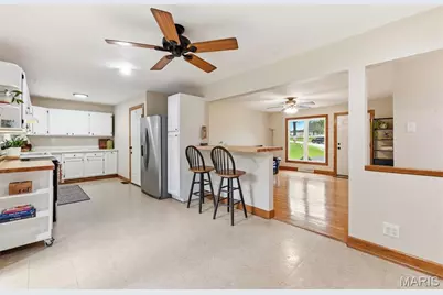 32 W Meadow Lane, Ellisville, MO 63021 - Photo 6