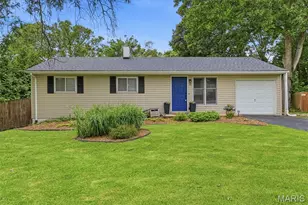 32 W Meadow Ln, Ellisville, MO 63021 - Photo 1