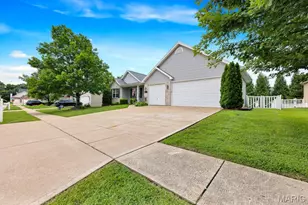 228 Highland Meadows Dr, Wentzville, MO 63385 - Photo 4