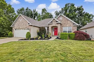 185 Roxbury Dr, O'Fallon, MO 63366 - Photo 2