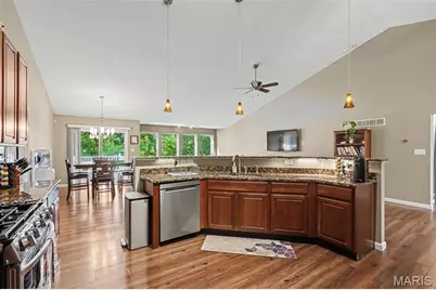 185 Roxbury Drive, O'Fallon, MO 63366 - Photo 10