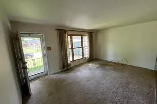 4102 Schlogl Dr, Unincorporated, MO 63125 - Photo 6