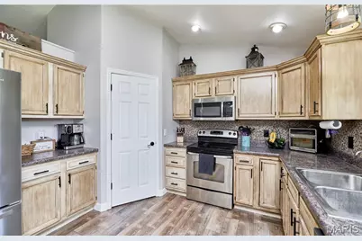 205 Hickory Farms Drive, Hawk Point, MO 63349 - Photo 16