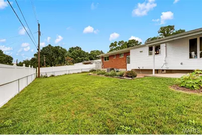 723 Woodward Drive, Saint Louis, MO 63125 - Photo 8