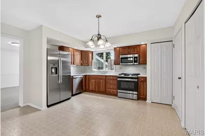 723 Woodward Drive, Saint Louis, MO 63125 - Photo 16
