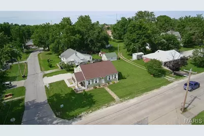 102 Circle Dr, Shelbina, MO 63468 - Photo 2