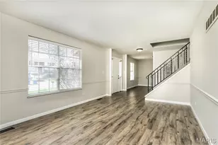 272 Vlg Mdw Dr, Ballwin, MO 63021 - Photo 2