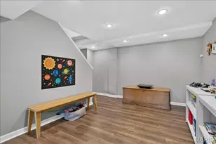 8124 Halifax Dr, Clayton, MO 63105 - Photo 24