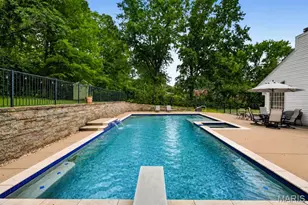28 Berkshire Dr, Saint Louis, MO 63117 - Photo 2