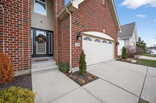 968 Ridgepointe Pl Cir, Lake Saint Louis, MO 63367 - Photo 2