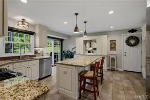12405 Montsouris Dr, Creve Coeur, MO 63141 - Photo 12