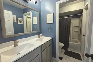 1382 Premio Dr, Fenton, MO 63026 - Photo 8