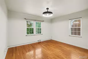90 Greendale Dr, Saint Louis, MO 63121 - Photo 8
