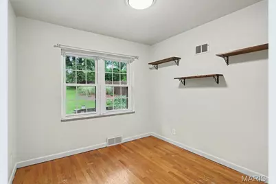90 Greendale Drive, Saint Louis, MO 63121 - Photo 10
