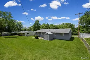 404 Spring Meadows Dr, Manchester, MO 63011 - Photo 2