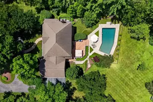 12825 Brighton Woods Dr, Town and Country, MO 63131 - Photo 6