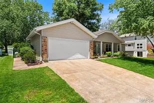7207 Emerald Hill Ct, Saint Louis, MO 63129 - Photo 4