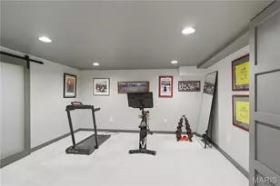 10 Hanley Downs, Saint Louis, MO 63117 - Photo 30