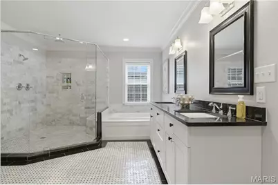 10 Hanley Downs, Saint Louis, MO 63117 - Photo 14