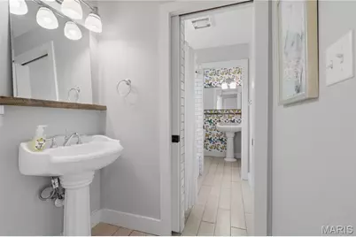 10 Hanley Downs, Saint Louis, MO 63117 - Photo 20