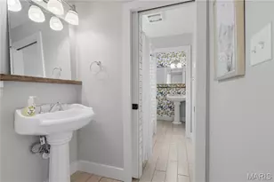 10 Hanley Downs, Saint Louis, MO 63117 - Photo 20