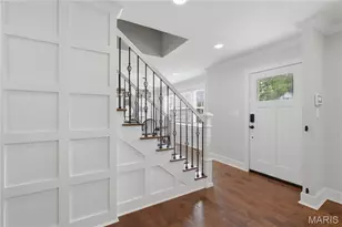 10 Hanley Downs, Saint Louis, MO 63117 - Photo 2
